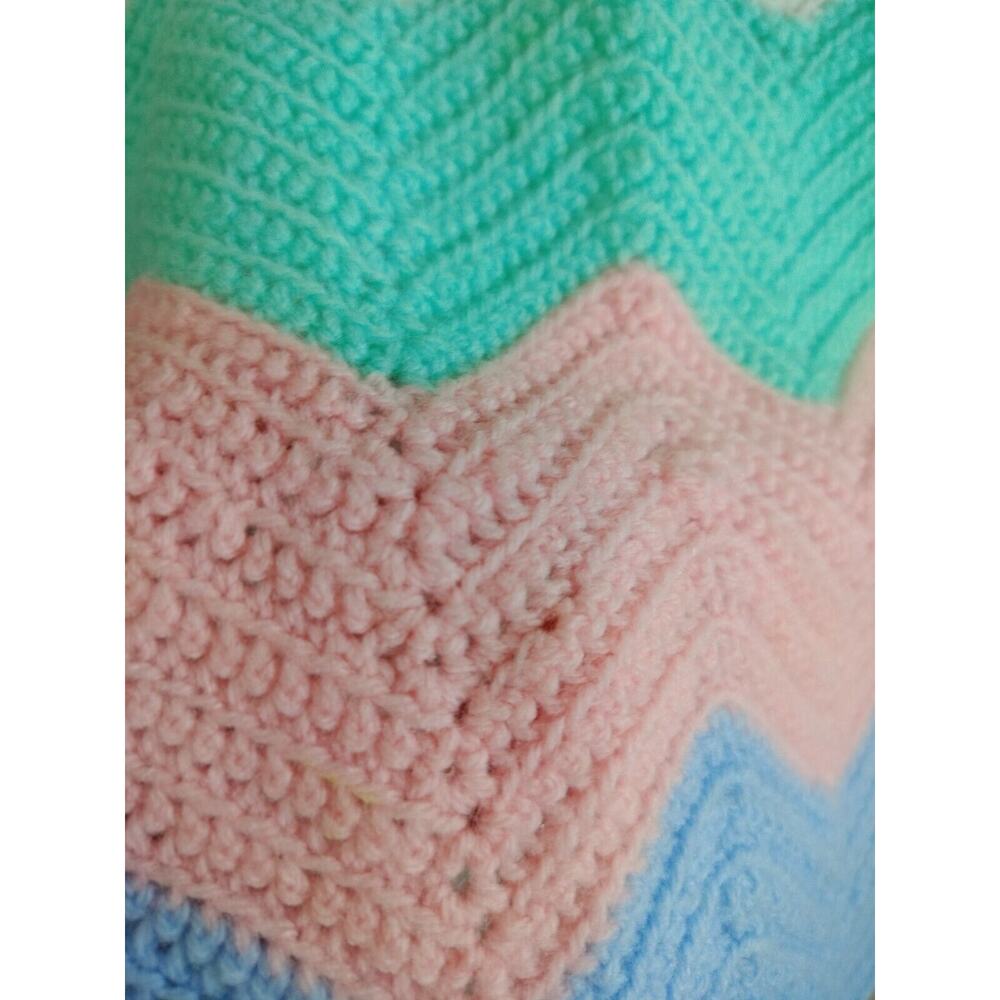 Chevron Multicolored Ripple Afghan Throw Blanket - Picture 8 of 16